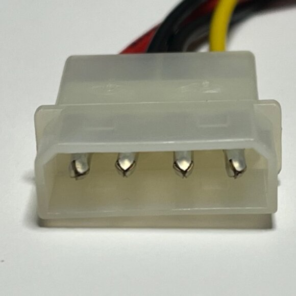 StarTech.com 6in 4 Pin Molex to SATA Power Cable Adapter - Picture 7 of 12